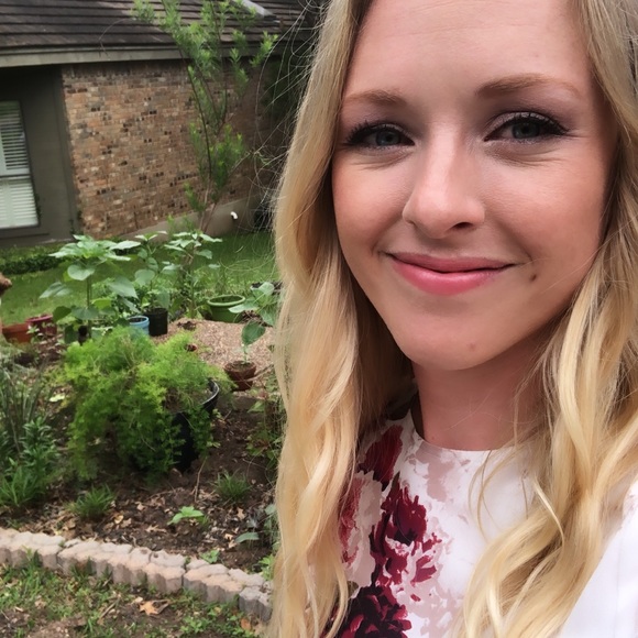 Meet your Posher, Ashley - Picture 1 of 1